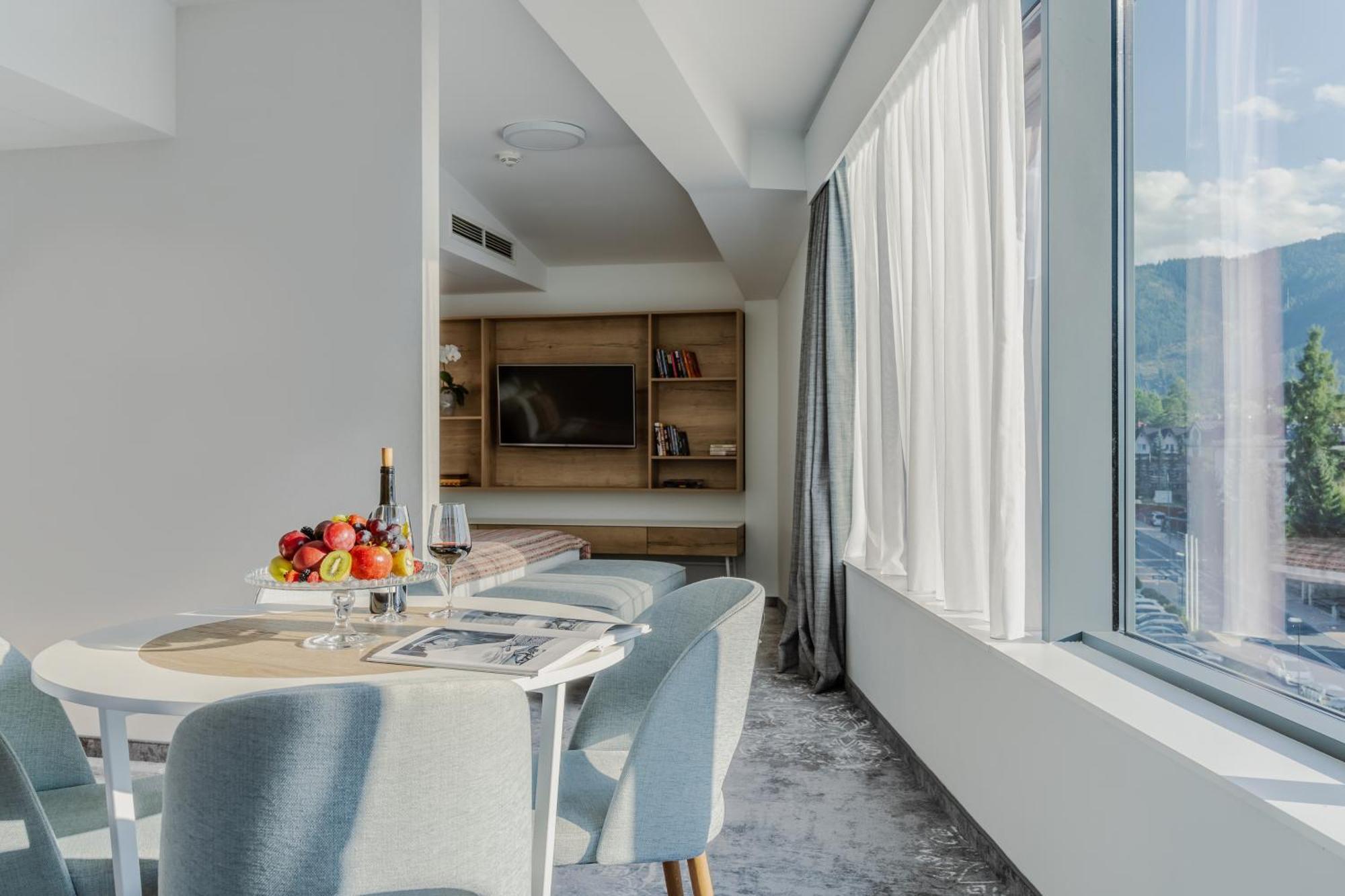 Mountain View Suite 1 double bed without access to the thermal baths